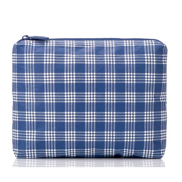 ALOHA Collection Handbags - NWT ALOHA Collection Palaka Small Navy Pouch. Excellent condition